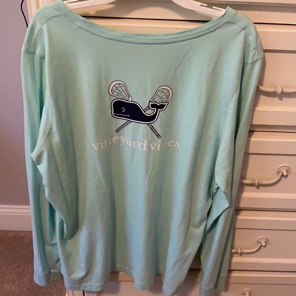 Blue Vineyard Vines T-Shirt - Picture 2 of 2